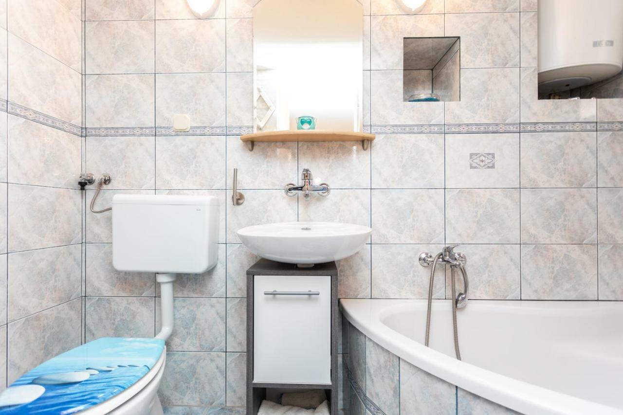 Apartman Verbenia Vrbnik Zewnętrze zdjęcie