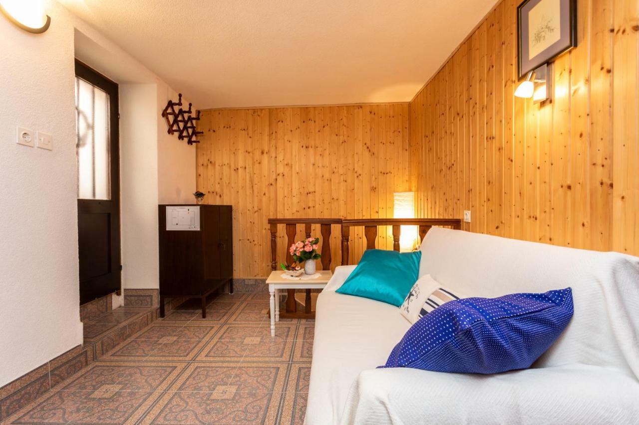 Apartman Verbenia Vrbnik Zewnętrze zdjęcie