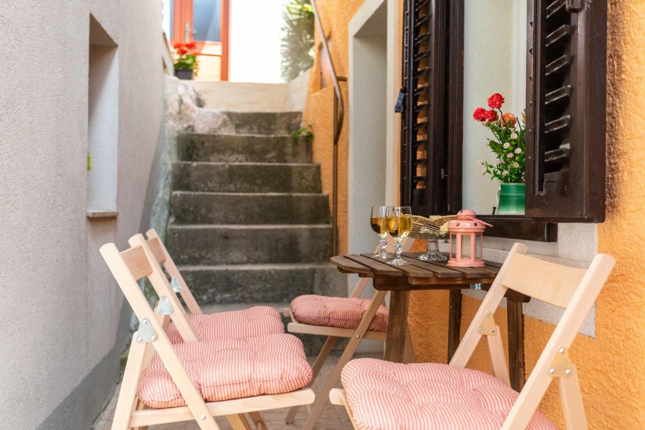 Apartman Verbenia Vrbnik Zewnętrze zdjęcie